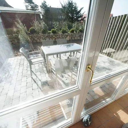 Helle Mit Sonniger Terrasse By Interhome Apartament